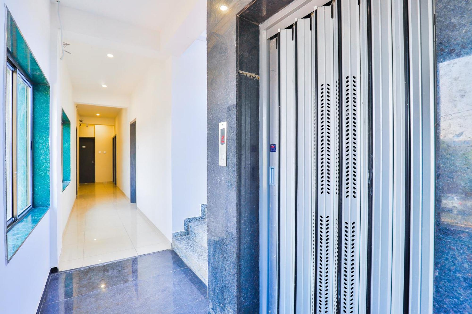 Nova Hotel New Crossroad Radźkot Zewnętrze zdjęcie