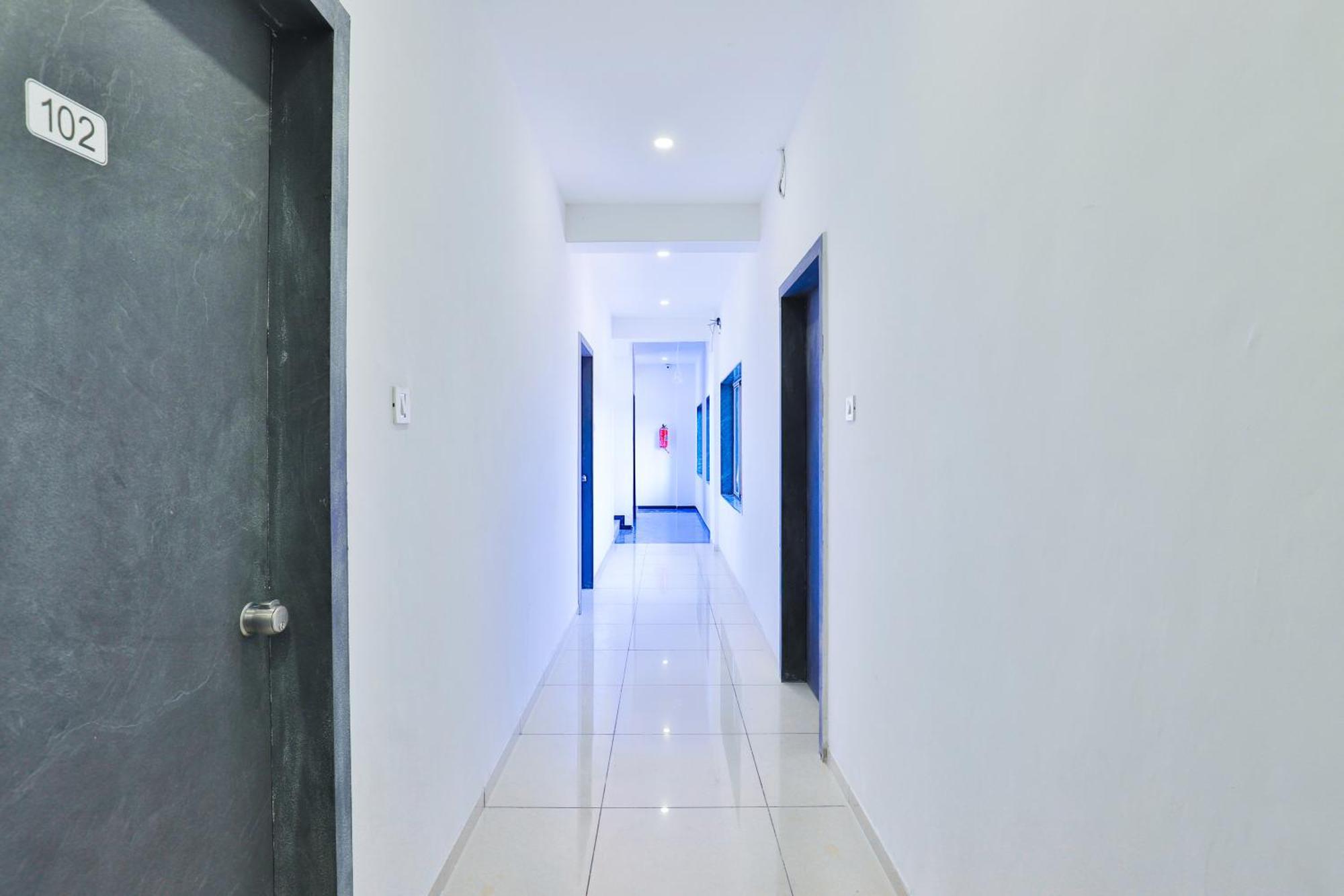 Nova Hotel New Crossroad Radźkot Zewnętrze zdjęcie