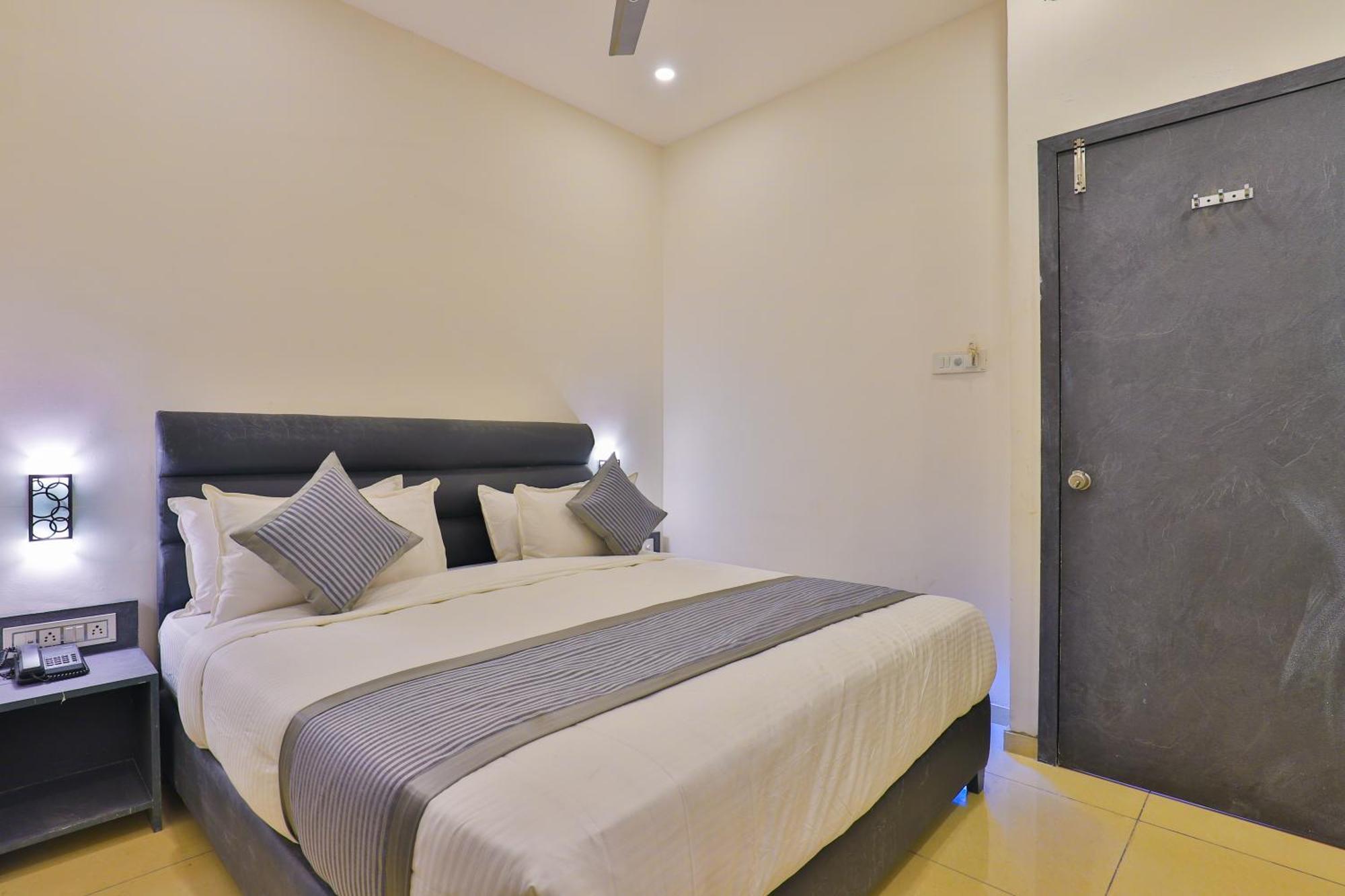 Nova Hotel New Crossroad Radźkot Zewnętrze zdjęcie
