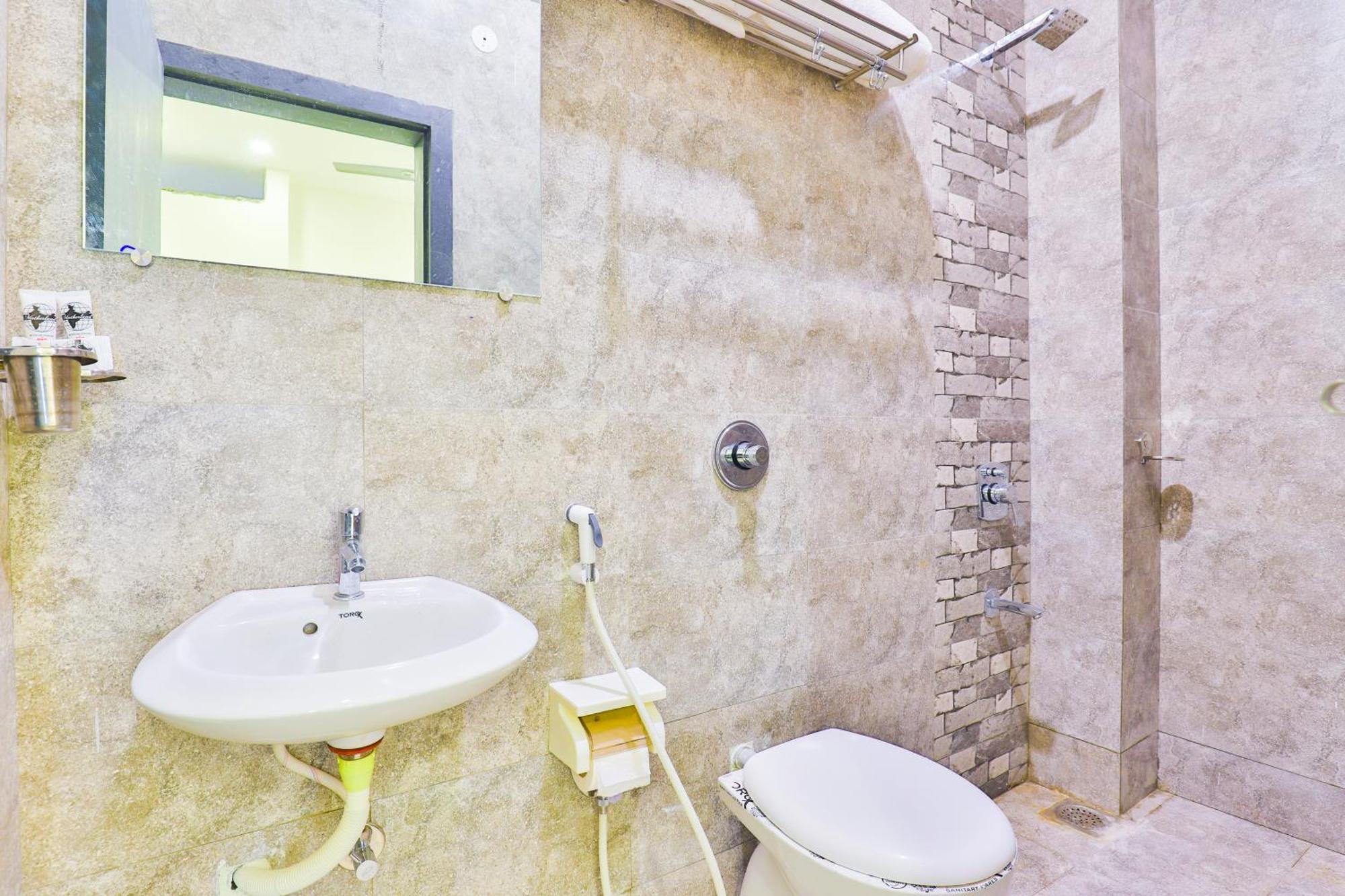 Nova Hotel New Crossroad Radźkot Zewnętrze zdjęcie