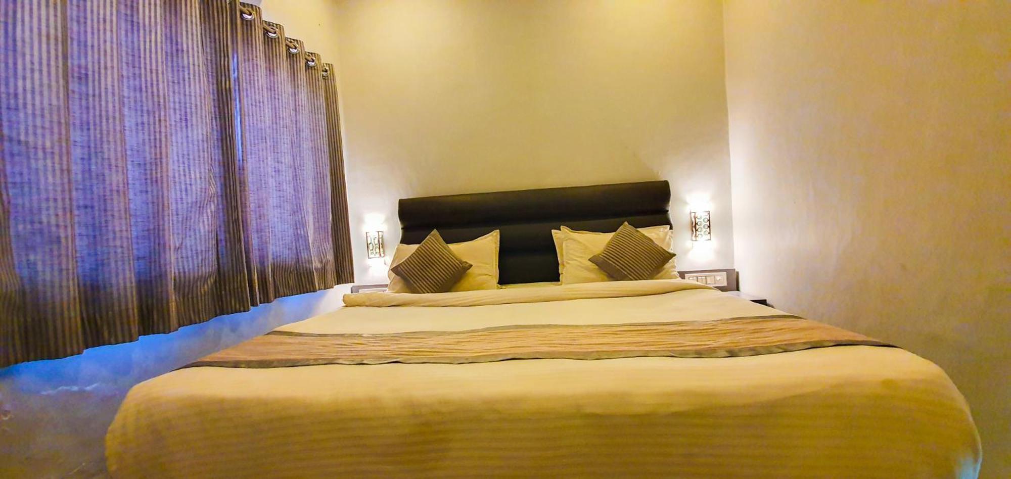 Nova Hotel New Crossroad Radźkot Zewnętrze zdjęcie