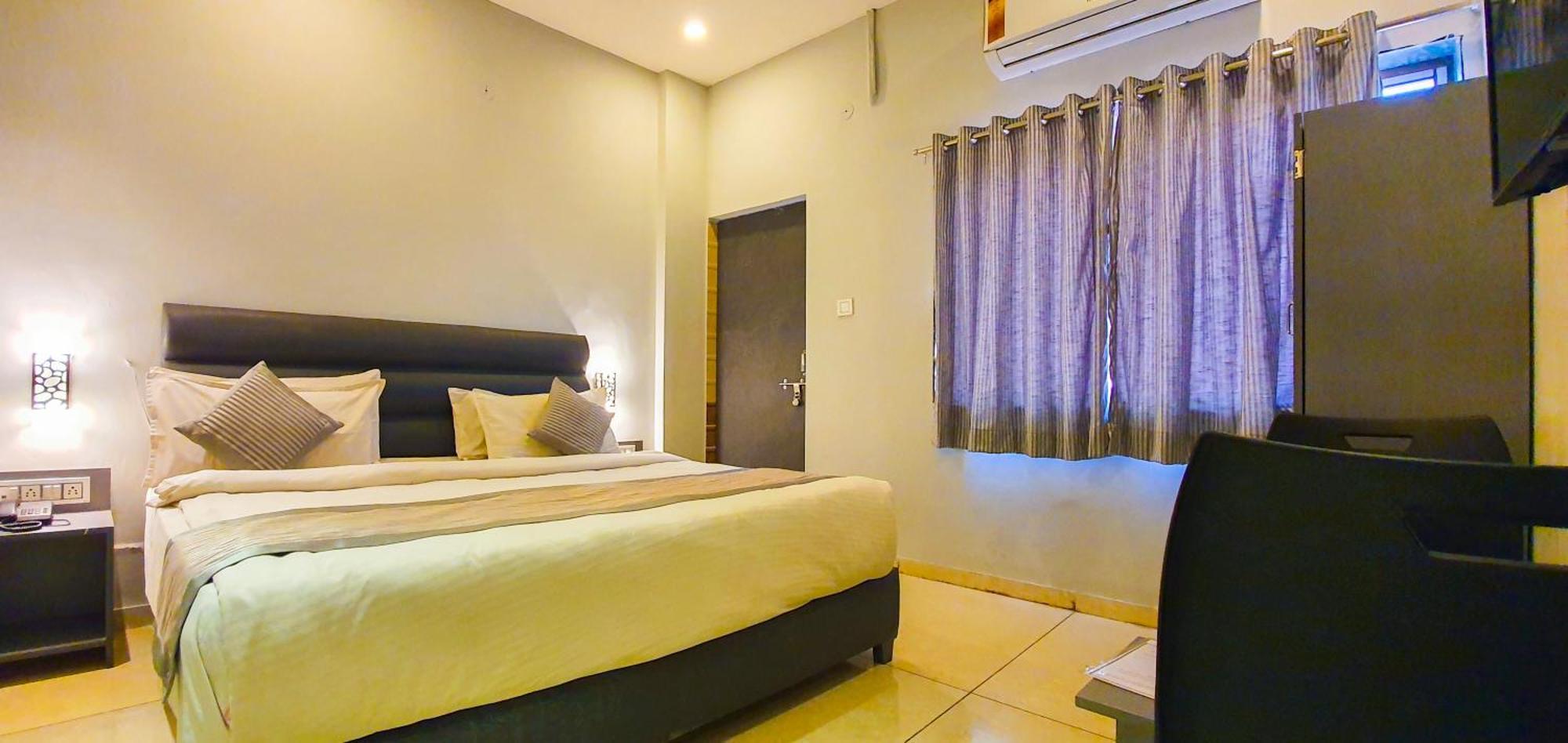 Nova Hotel New Crossroad Radźkot Zewnętrze zdjęcie