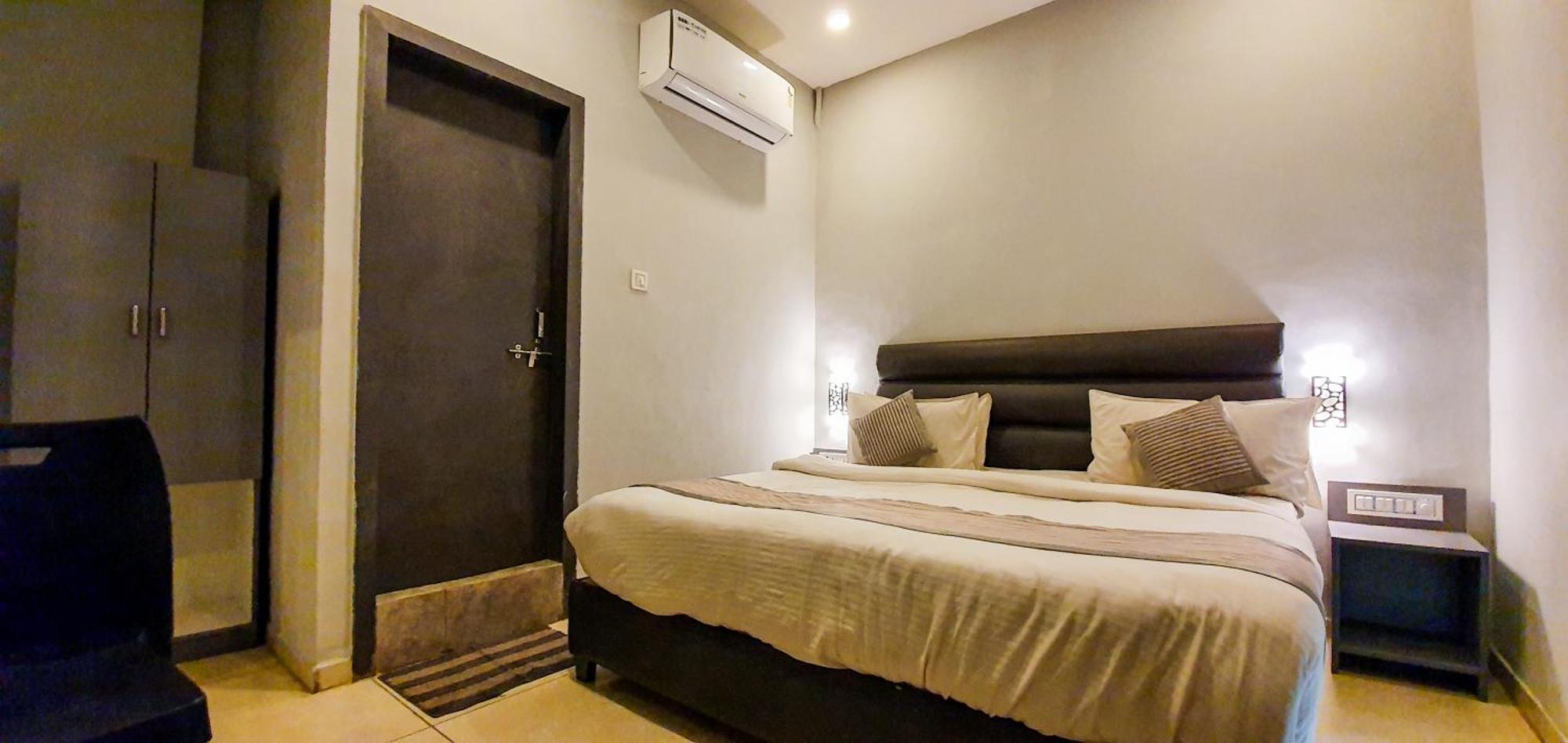 Nova Hotel New Crossroad Radźkot Zewnętrze zdjęcie