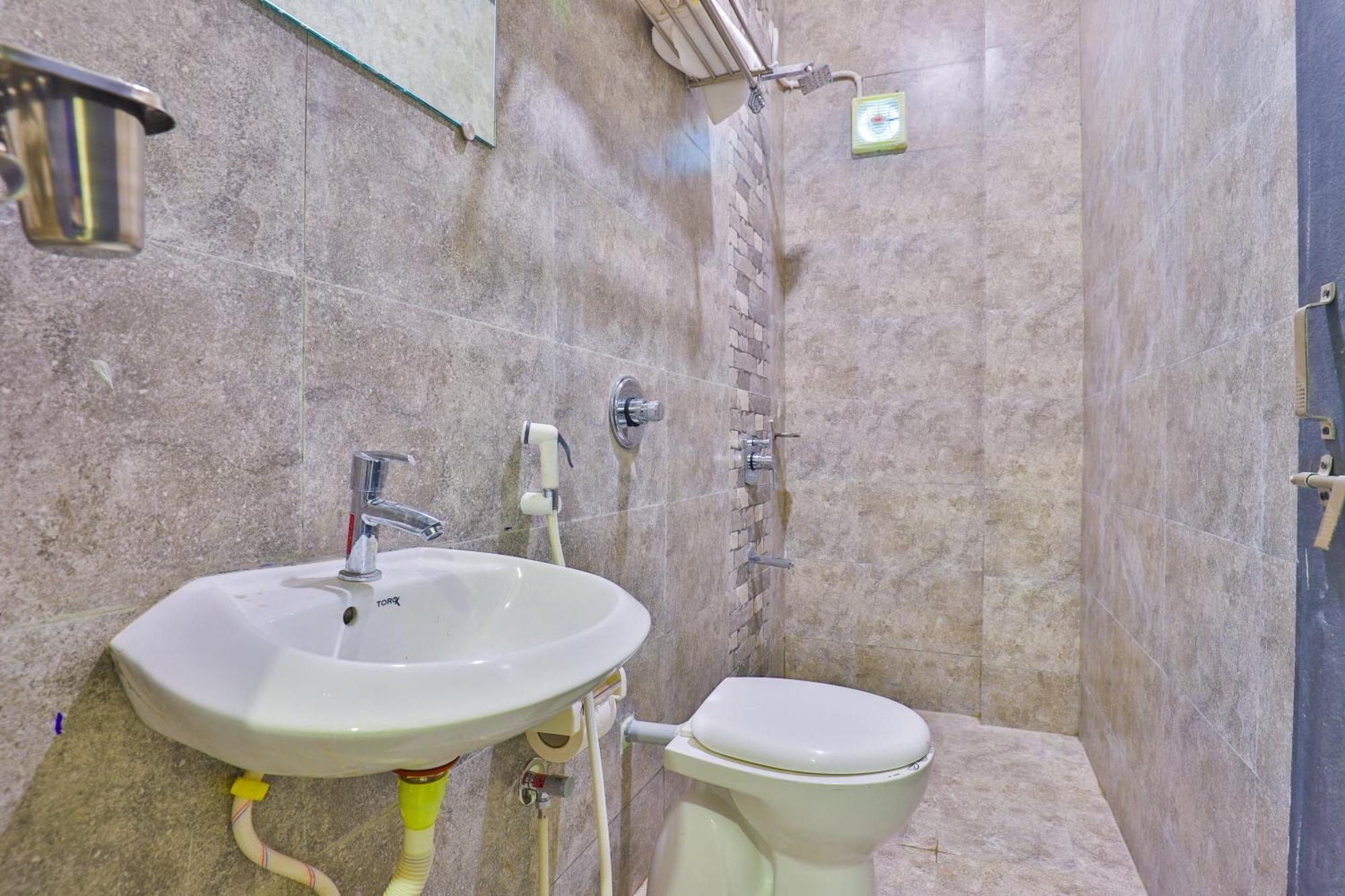 Nova Hotel New Crossroad Radźkot Zewnętrze zdjęcie