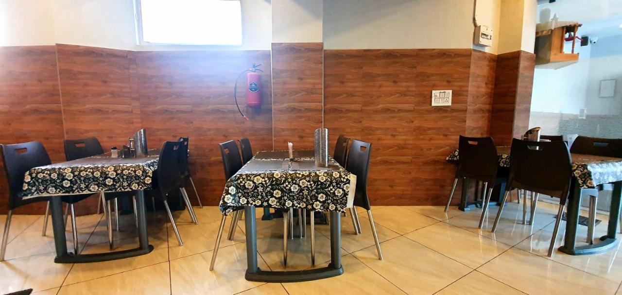 Nova Hotel New Crossroad Radźkot Zewnętrze zdjęcie